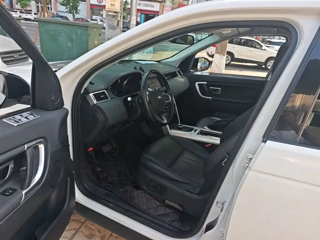 Land Rover Discovery Sport 2018 240PS HSE Edition фото 15