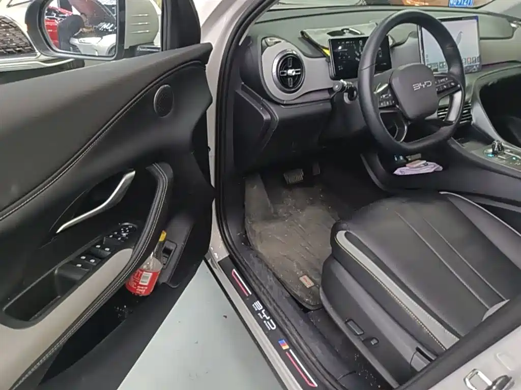 BYD Seal 05 DM-i 2025 DM-i Smart Drive Edition 115KM Honor фото 12