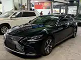 Фото 1 - Lexus LS