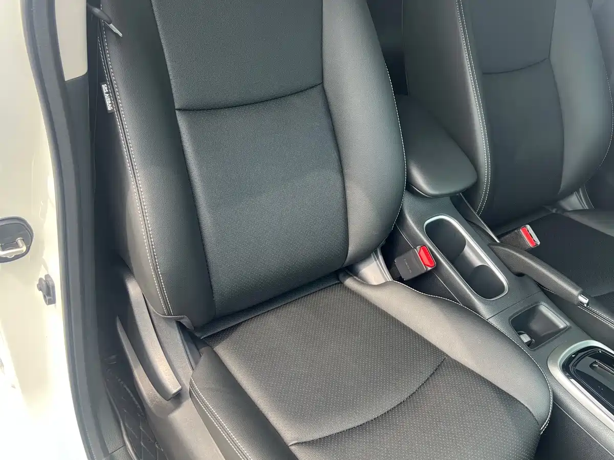 Photo 23 - Nissan Tiida