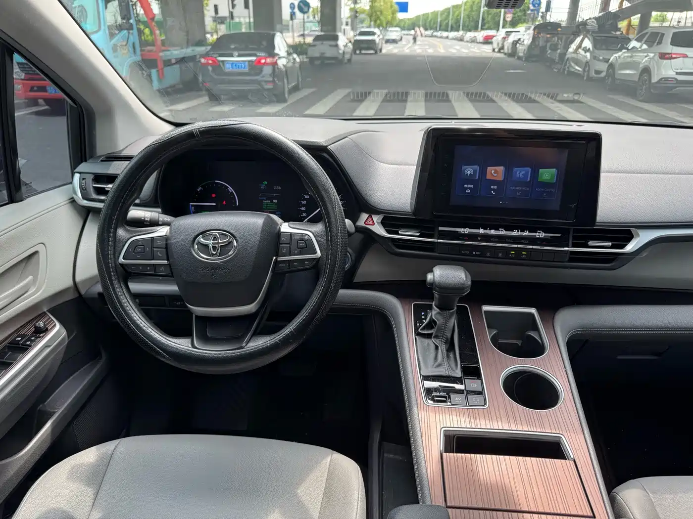Toyota Granvia 2023 2023 2.5L Hybrid Luxury Edition