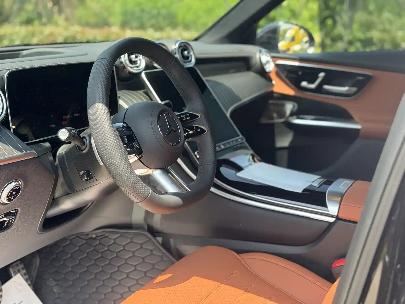 Mercedes-Benz GLC 2026 GLC 300 L 4MATIC Luxury 5-Seater фото 5