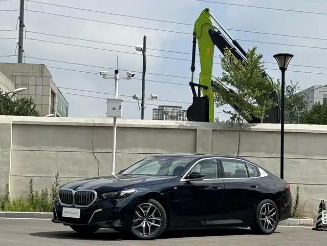 BMW i5 2025 eDrive 40L M Sport Package