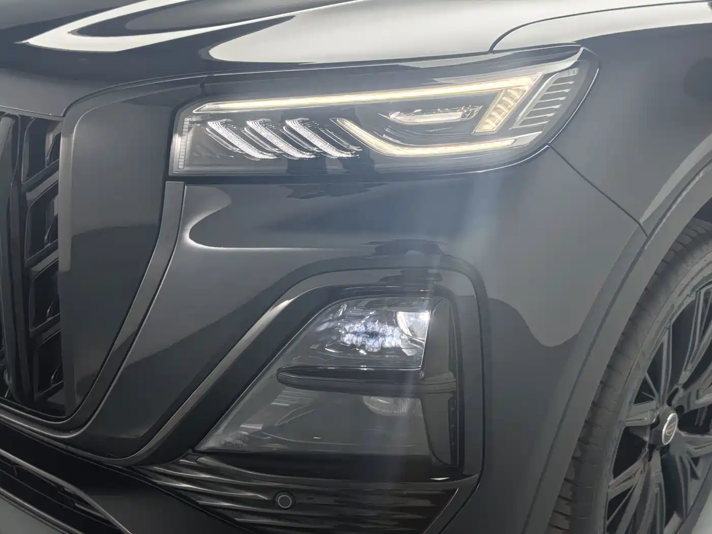 Hongqi HS5 2026 2026 2.0T 2WD Mystic Shadow Edition