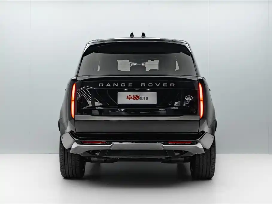 Land Rover Range Rover 2023 3.0 L6 360PS Golden Age Edition фото 6