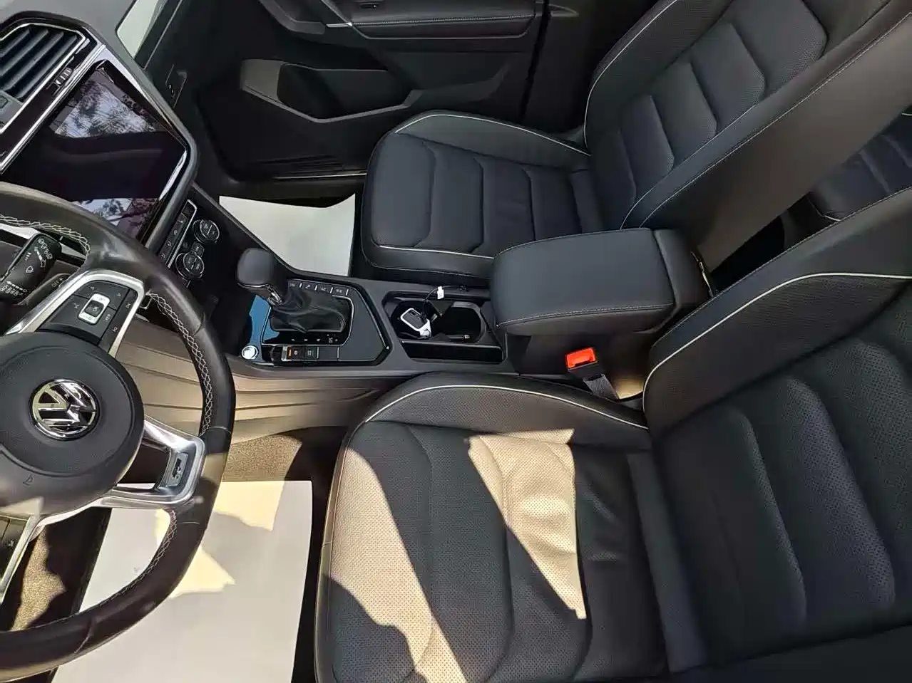 Volkswagen Tiguan L 2020 330TSI Auto 2WD R-Line Flagship China VI фото 10