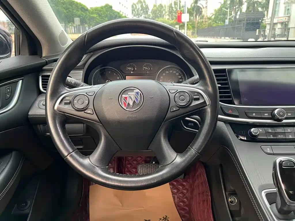 Фото 9 - Buick LaCrosse