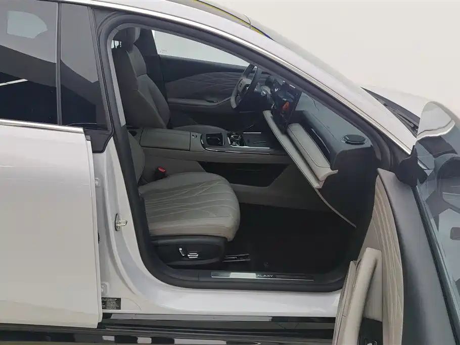 GEELY GALAXY GALAXY SPARKLE 8