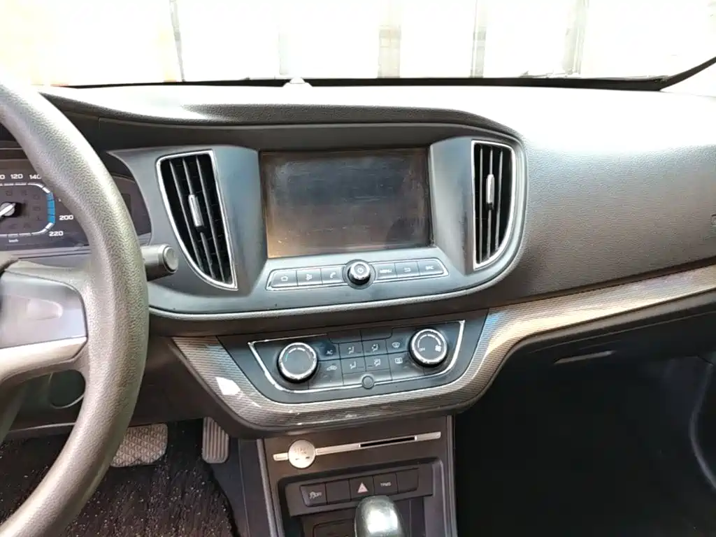 Roewe 360 2017 2017 1.5L Auto Luxury Edition