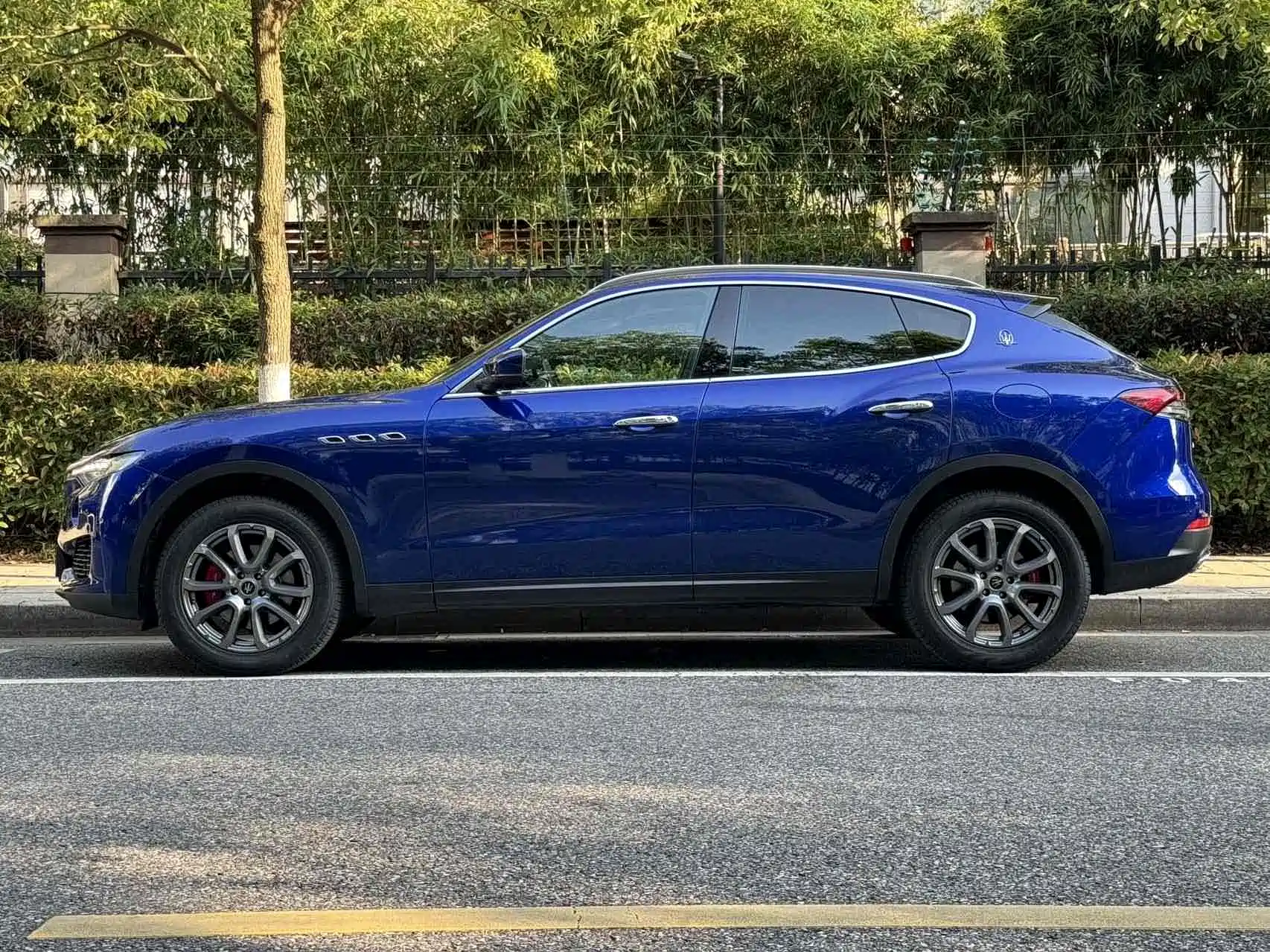 Photo 3 - Maserati Levante