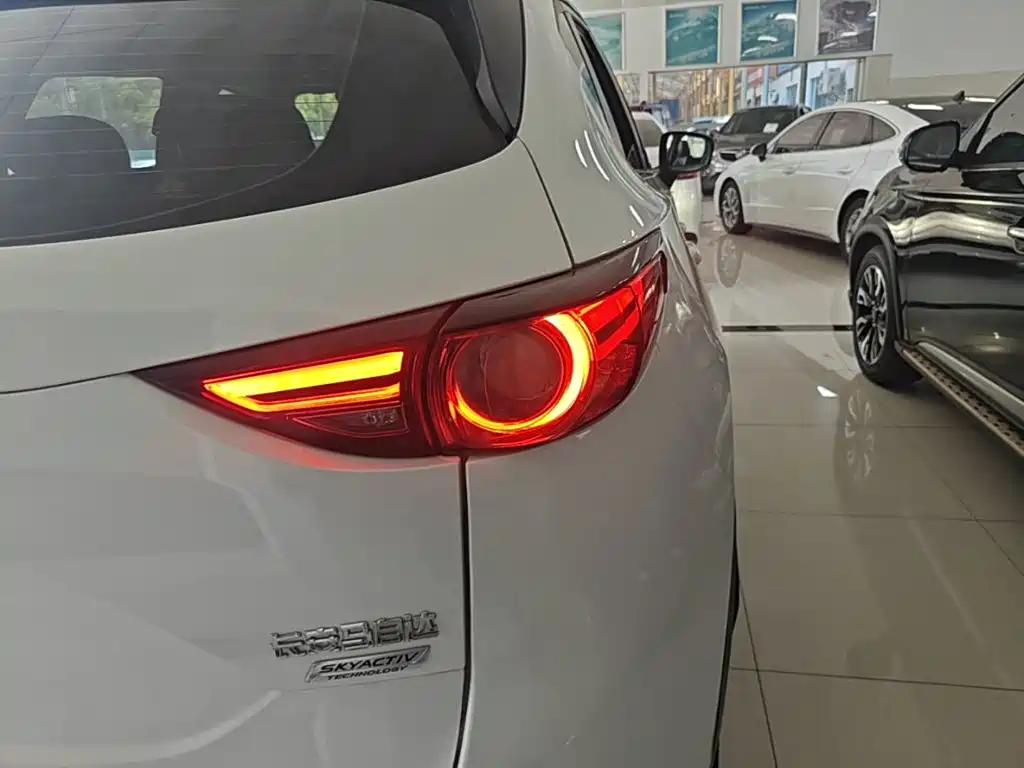 Photo 8 - Mazda CX-5