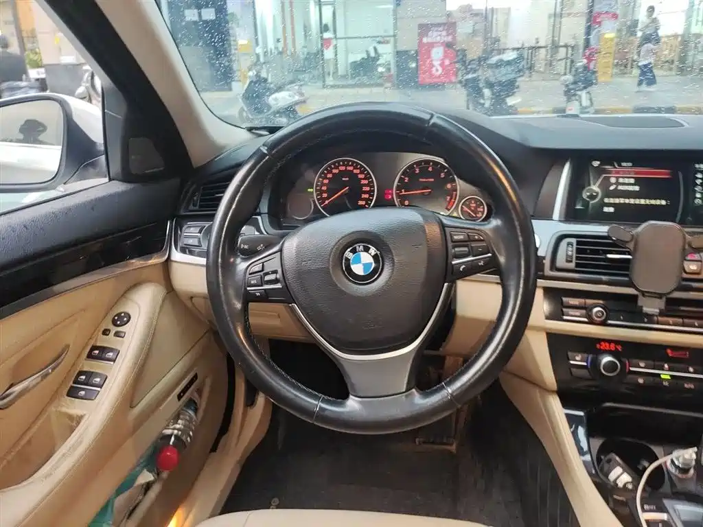 BMW 5 Series 2014 528Li xDrive Premium фото 3