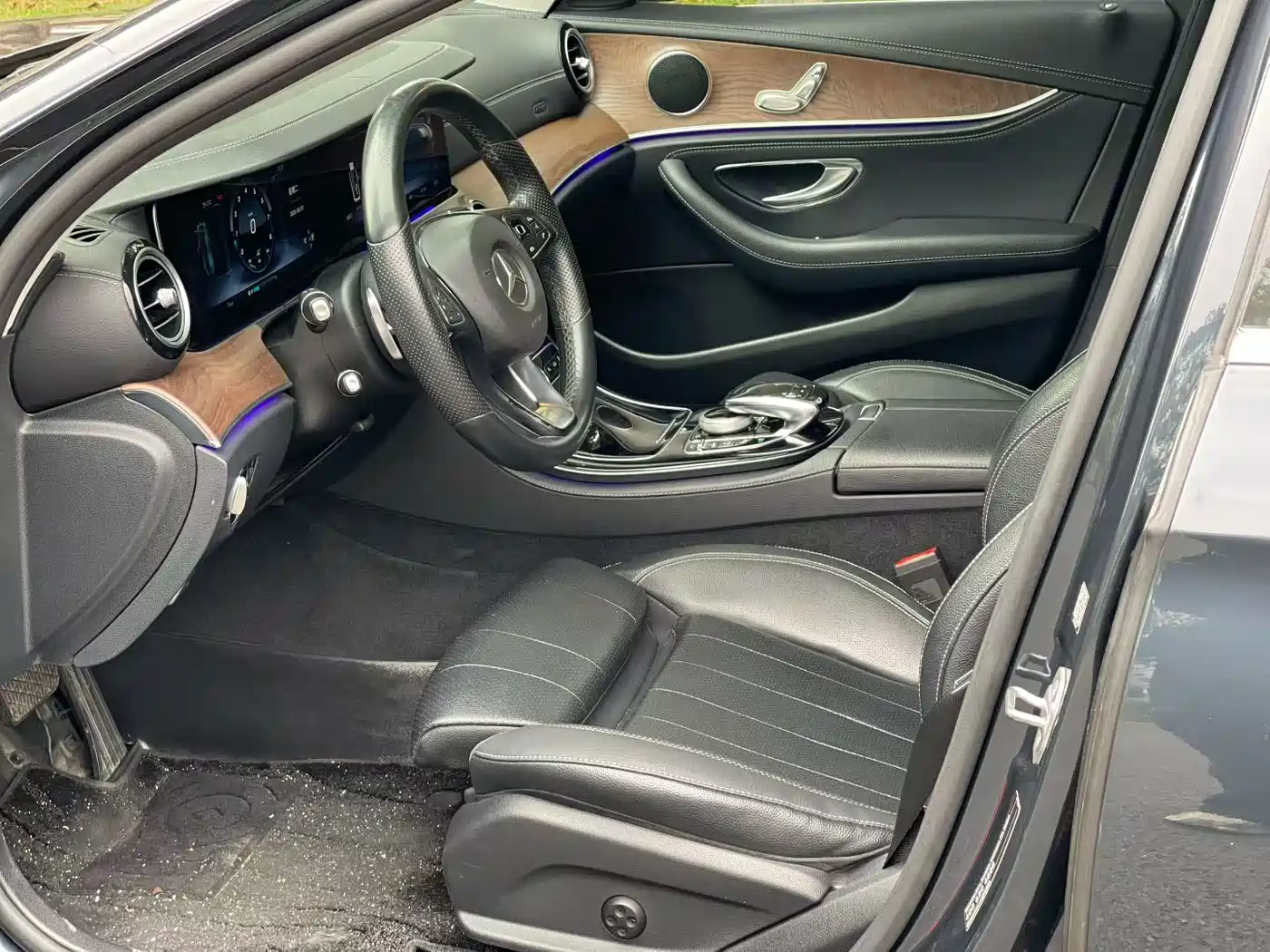 Mercedes-Benz E-Class 2017 E 200 L Sport 4MATIC фото 3