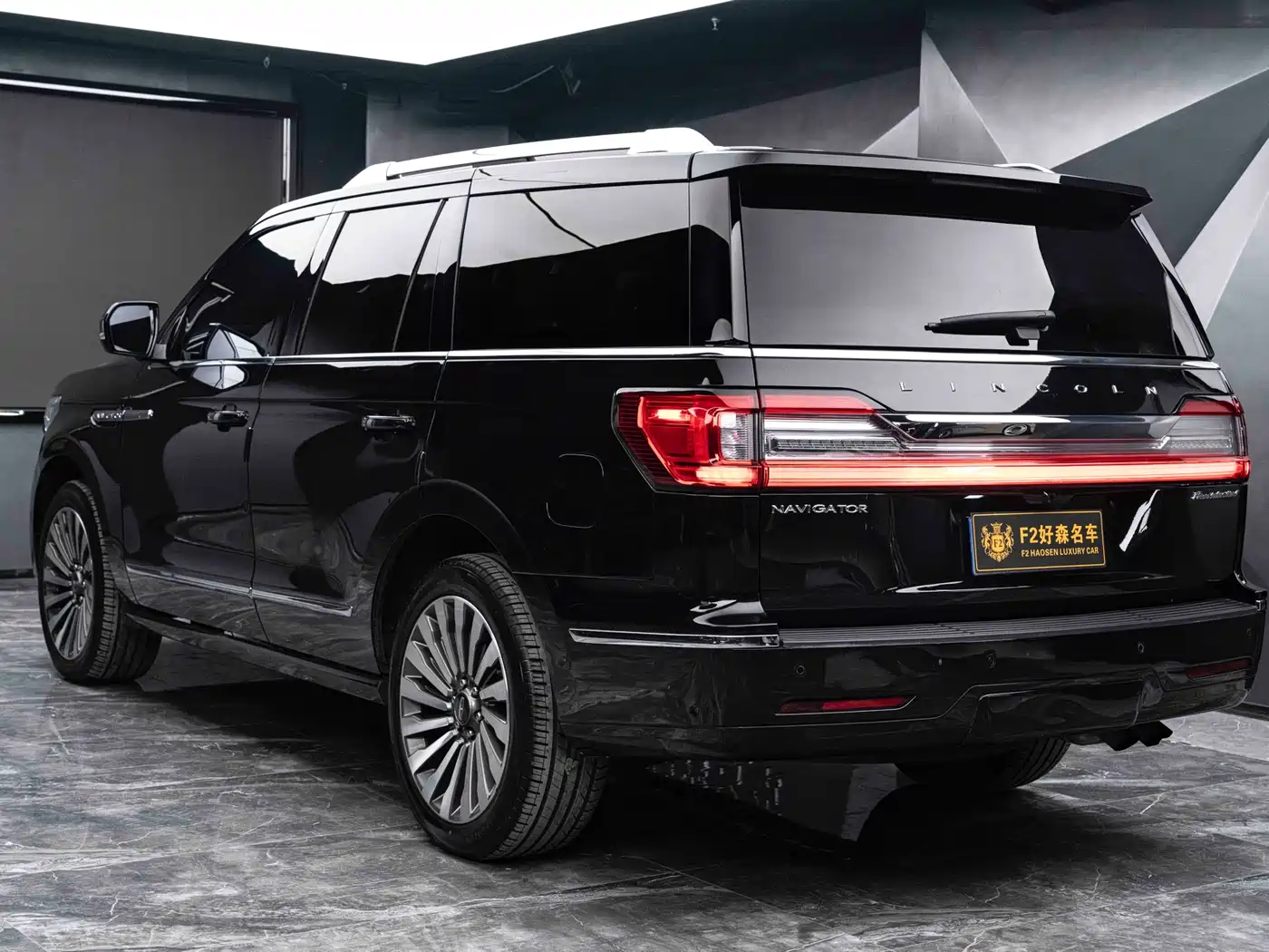 LINCOLN NAVIGATOR