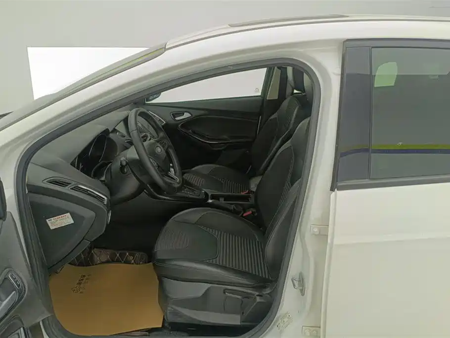 FORD FOX