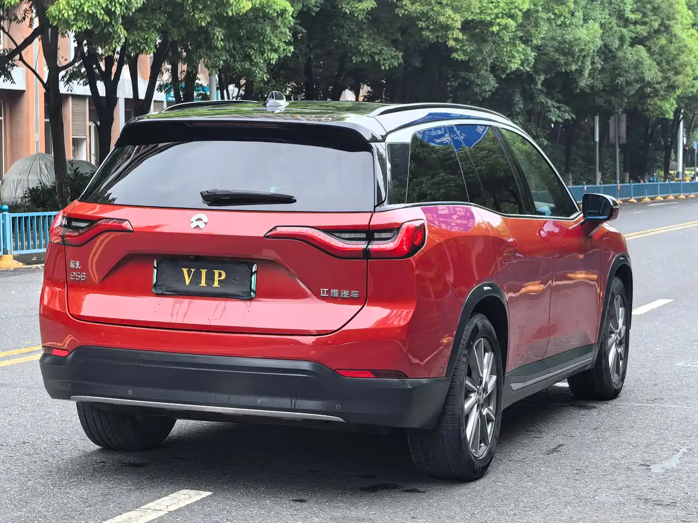 NIO ES8 2019 2018 425KM Base Edition 6-Seater