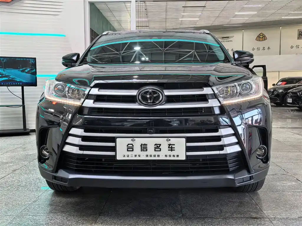 TOYOTA HIGHLANDER