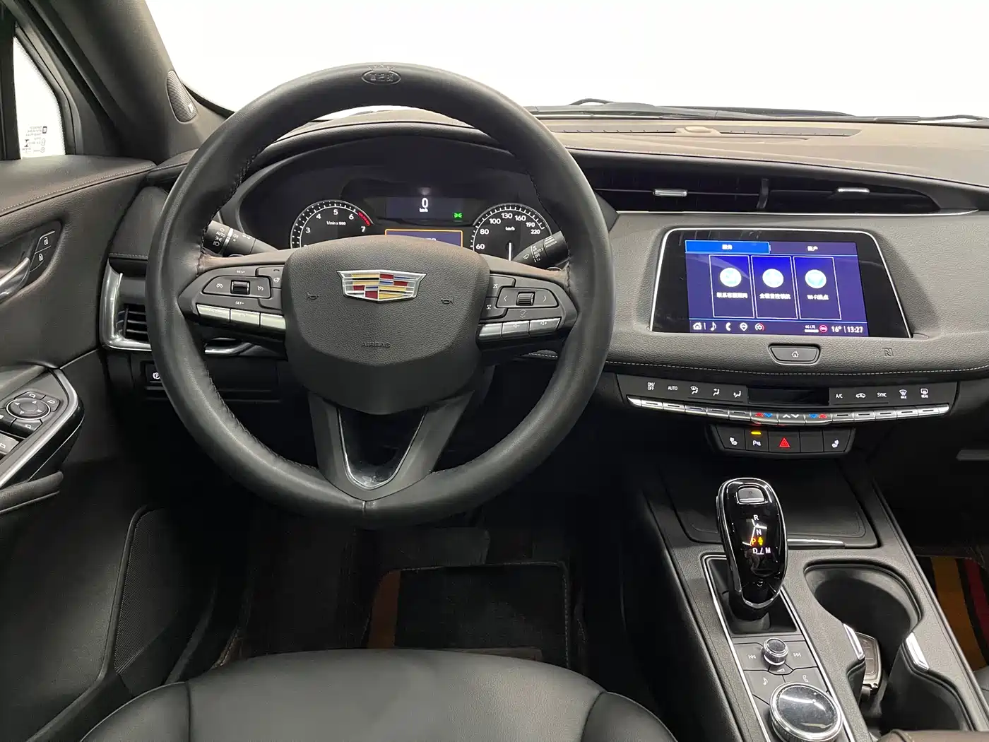 CADILLAC XT4