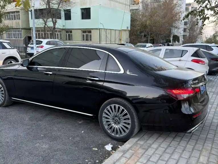 Фото 8 - Mercedes-Benz E-Class