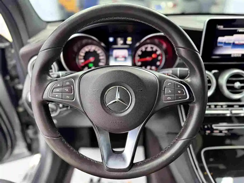 Mercedes-Benz GLC 2018 Facelift GLC 260 4MATIC Luxury фото 12