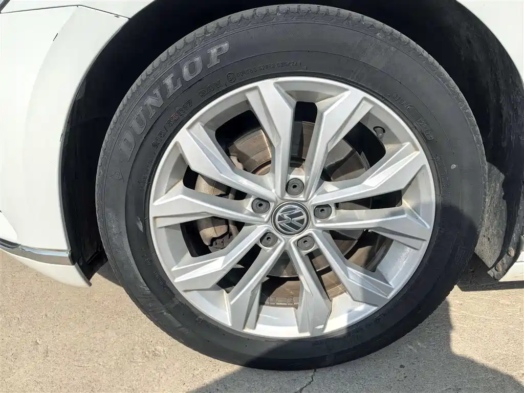 Volkswagen Magotan 2017 380TSI DSG Luxury фото 15