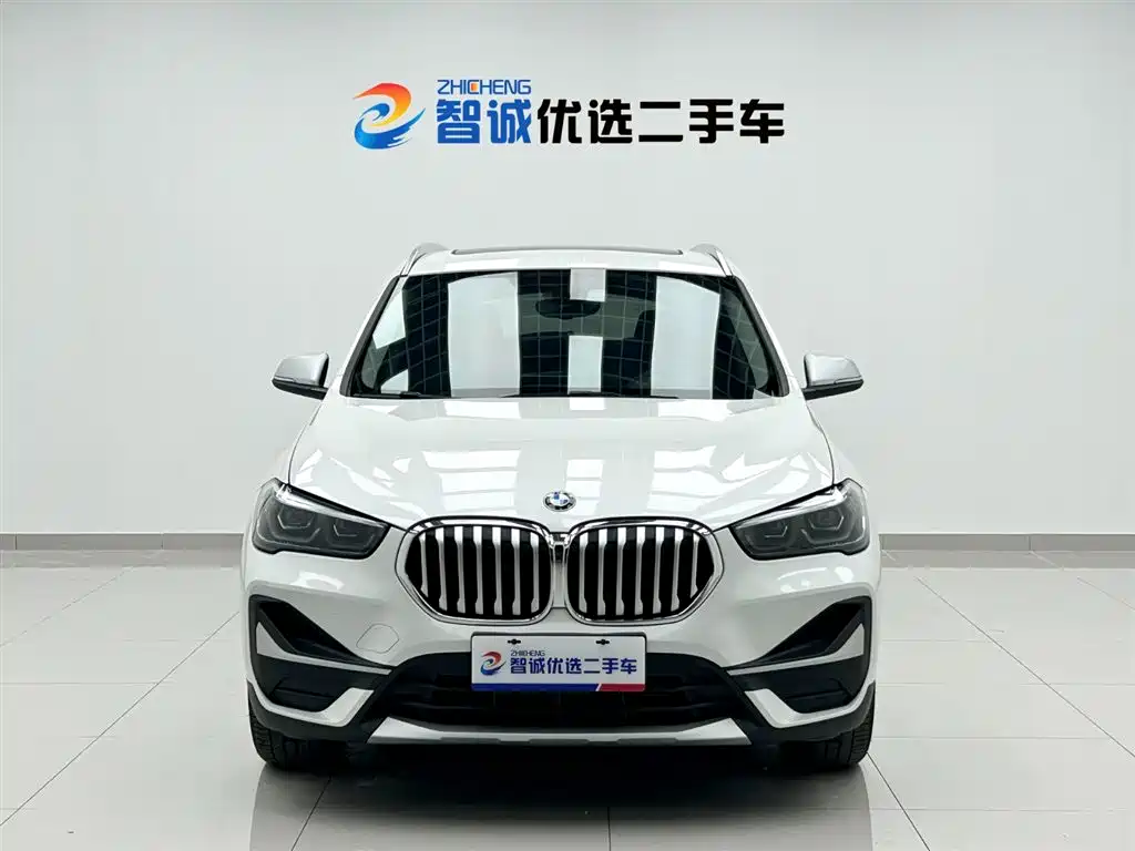 BMW X1 2022 sDrive20Li Fashion фото 2