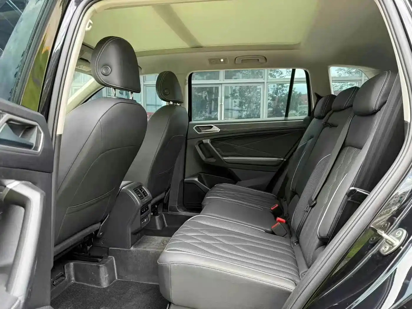 Фото 8 - Volkswagen Tiguan L