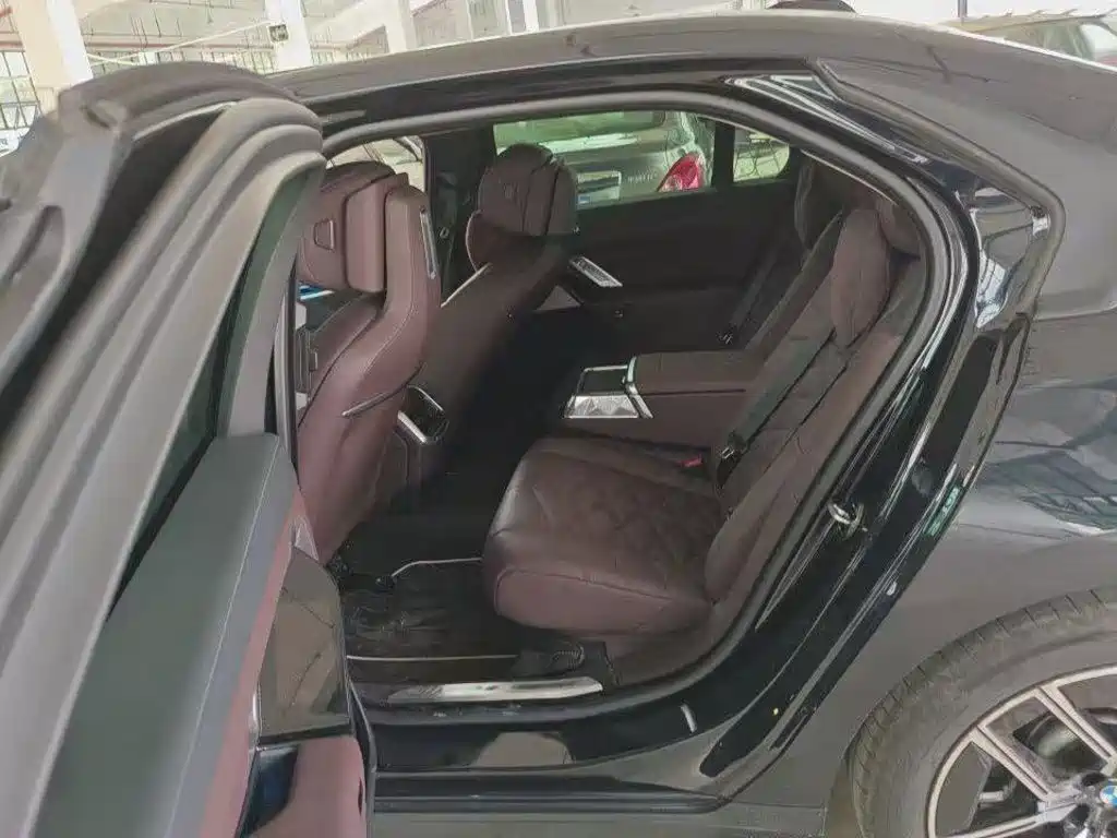 BMW 7 Series 2025 2023 Model 735Li M Sport Package