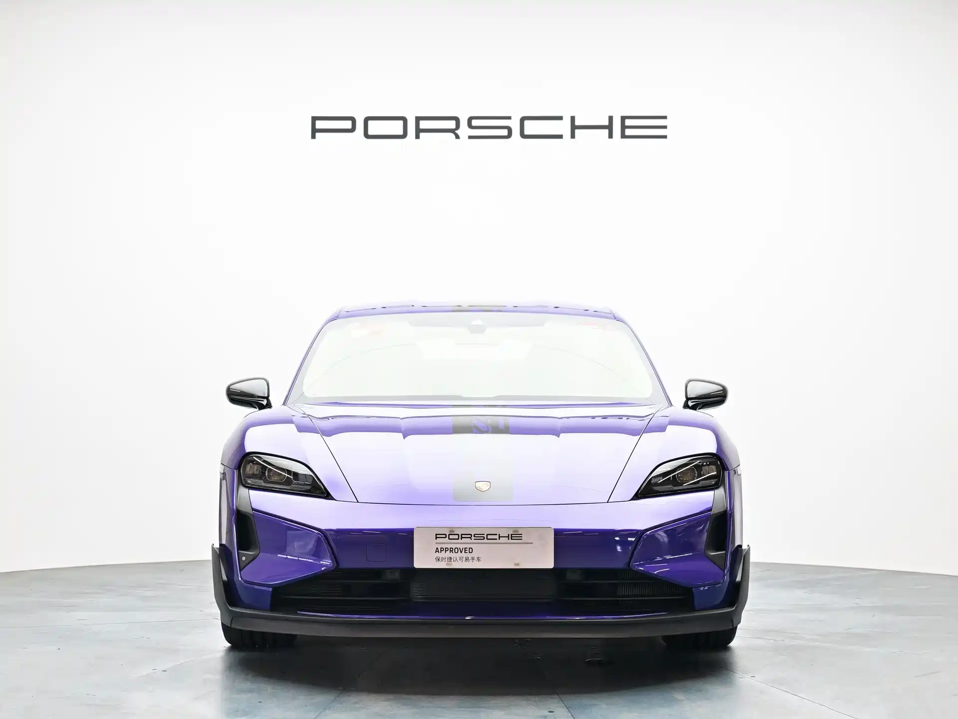 Фото 2 - Porsche Taycan