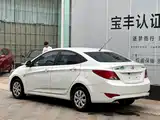Photo 3 - Hyundai Verna