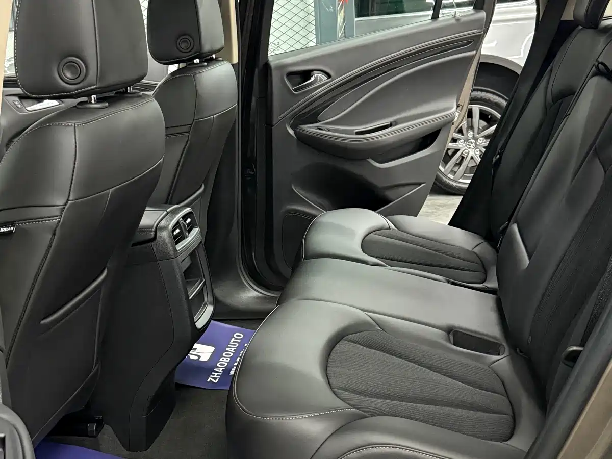 Buick Envision Plus 2017 20T FWD Premium фото 11