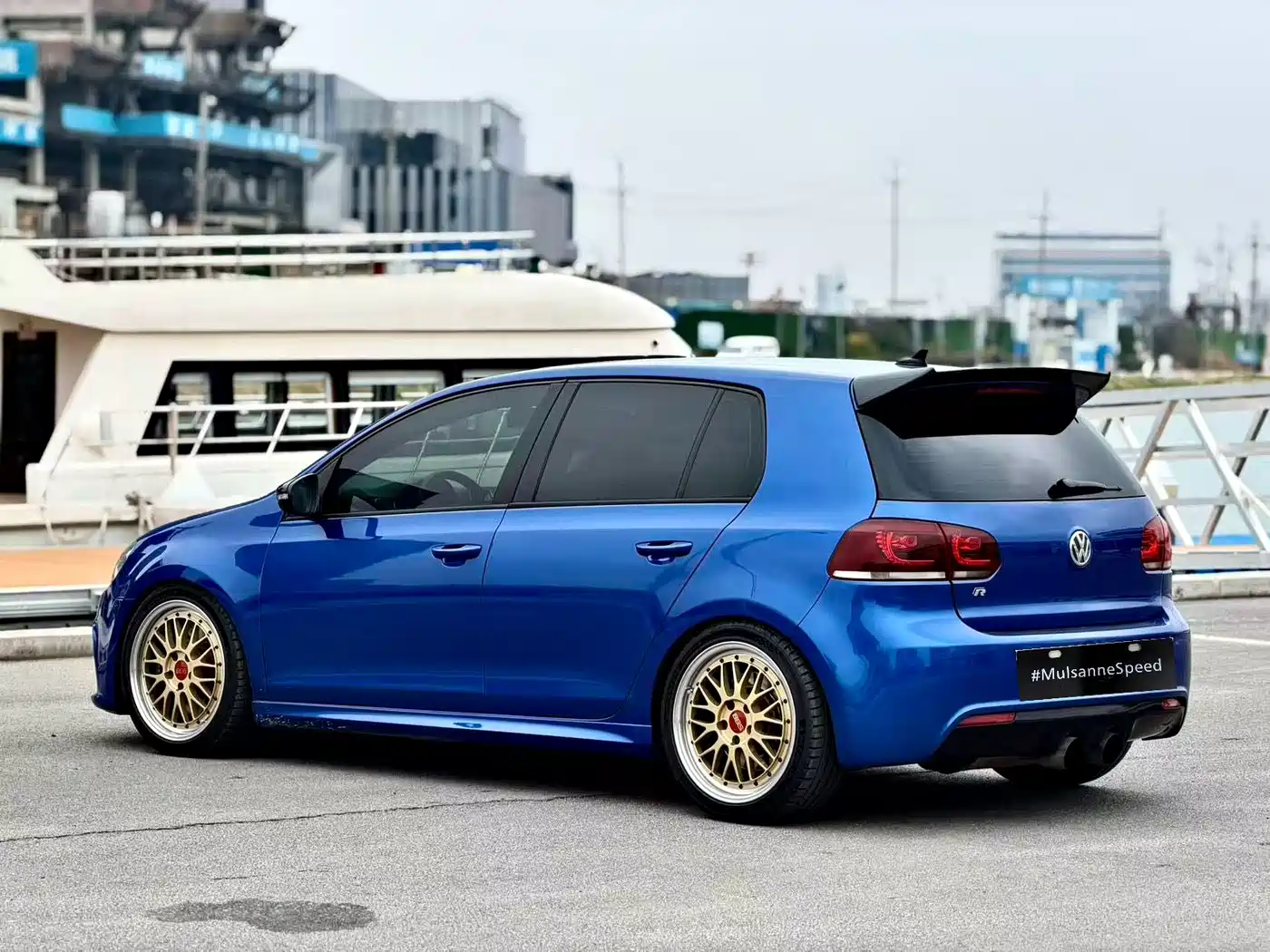 Volkswagen Golf (Import) 2011 2.0TSI R фото 3