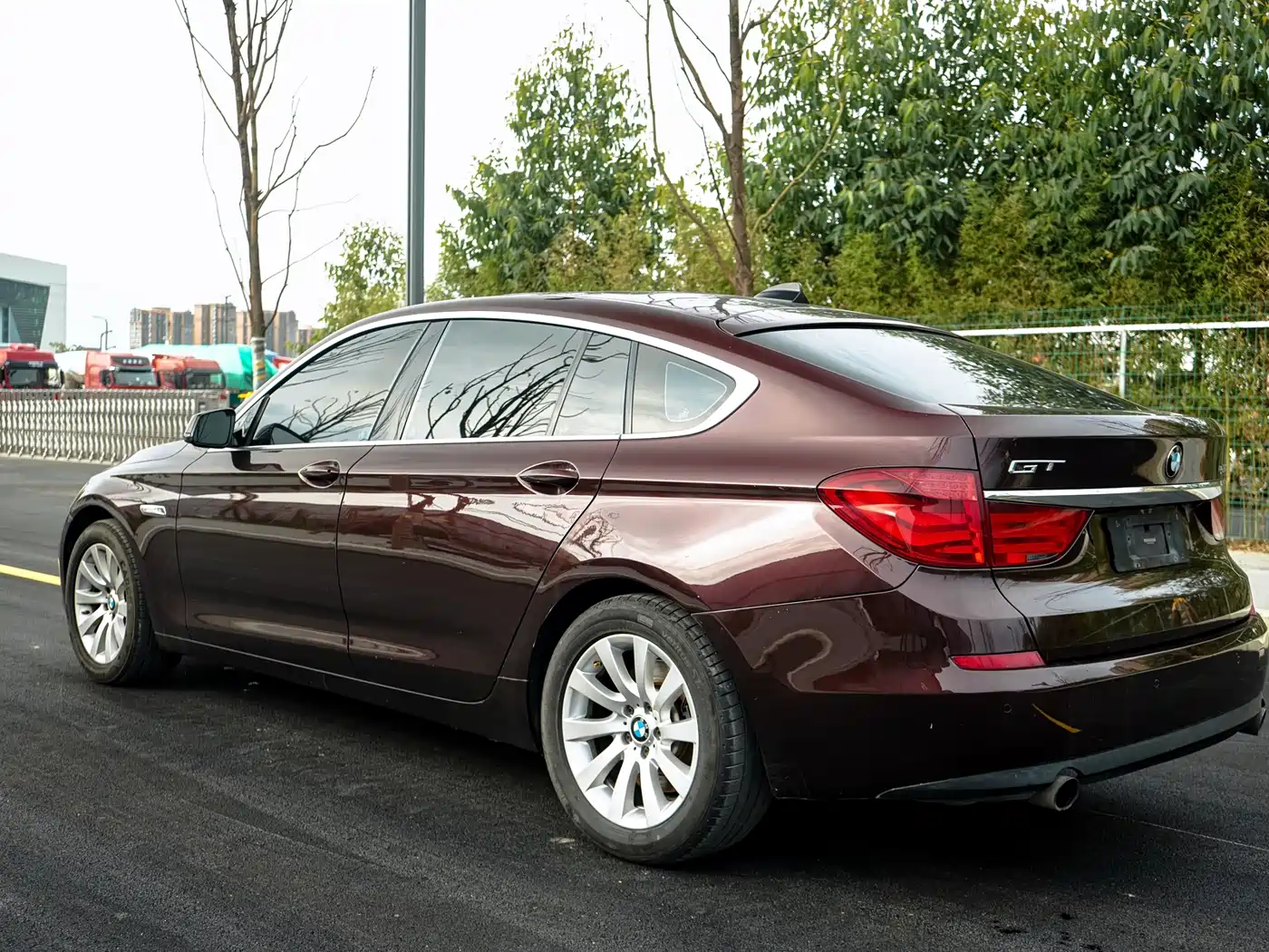 BMW 5 Series GT 2011 535i Elegance фото 7