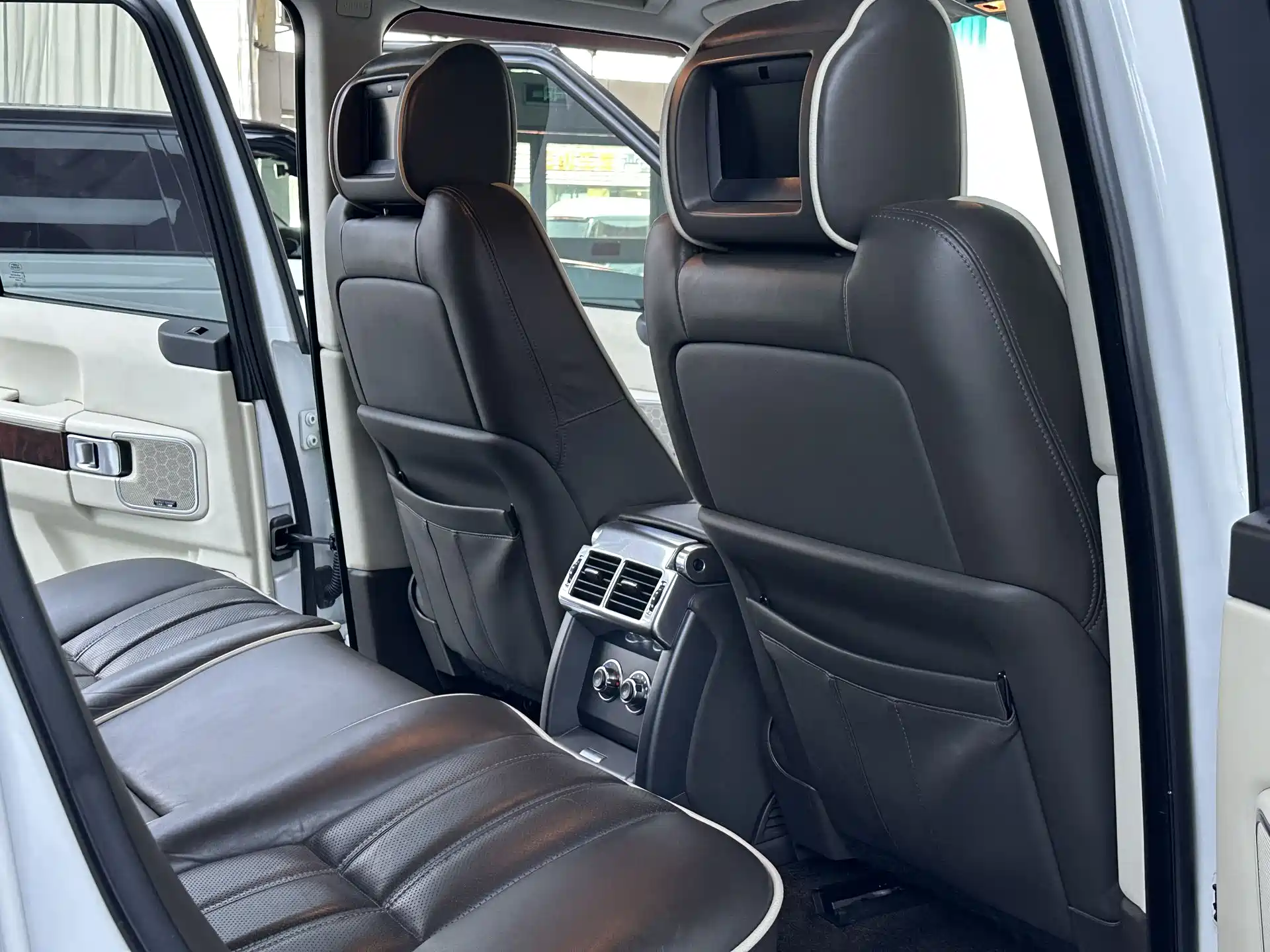 صورة 8 - Land Rover Range Rover