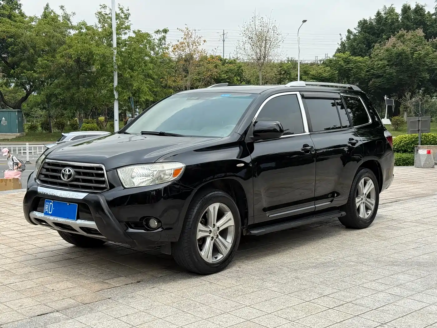 Toyota Highlander 2009 2.7L 2WD 7-seater Luxury Edition фото 3