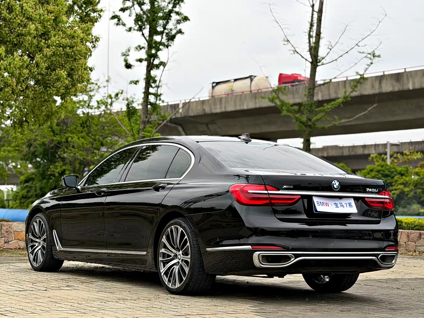 BMW 7 Series 2018 740Li xDrive Premium Type Excellence Package фото 17