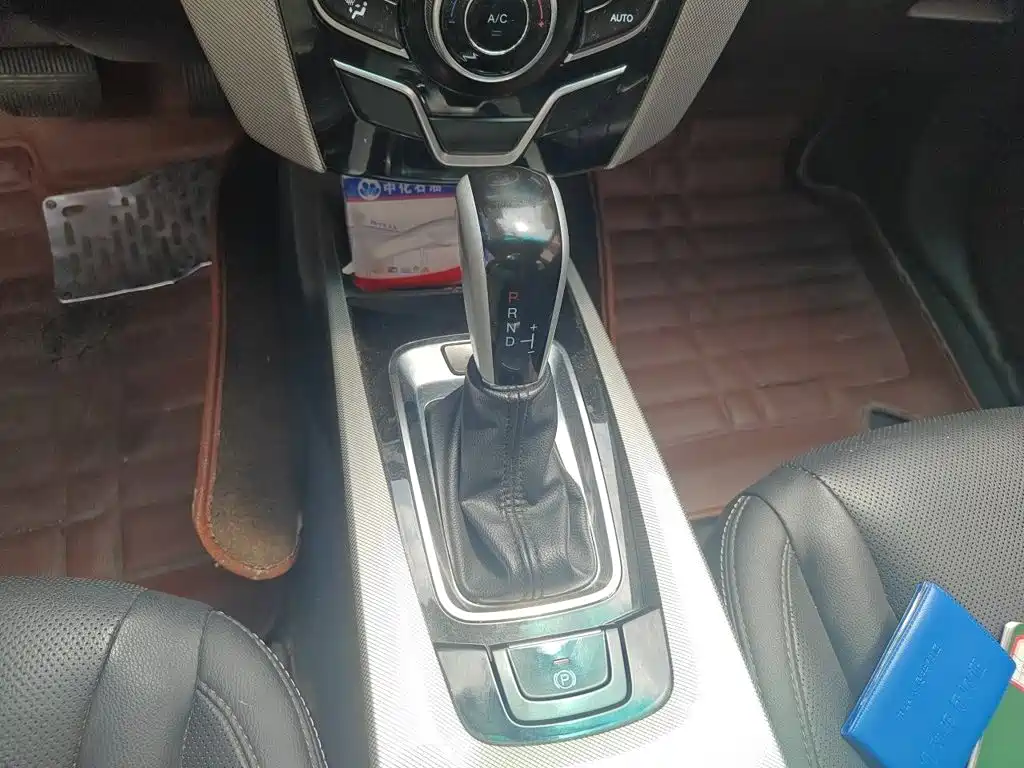 Luxgen U6 SUV 2016 2015 1.8T Fashion Edition