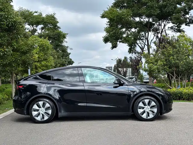 Tesla Model Y 2022 Facelift Rear-Wheel Drive Version — фото 4