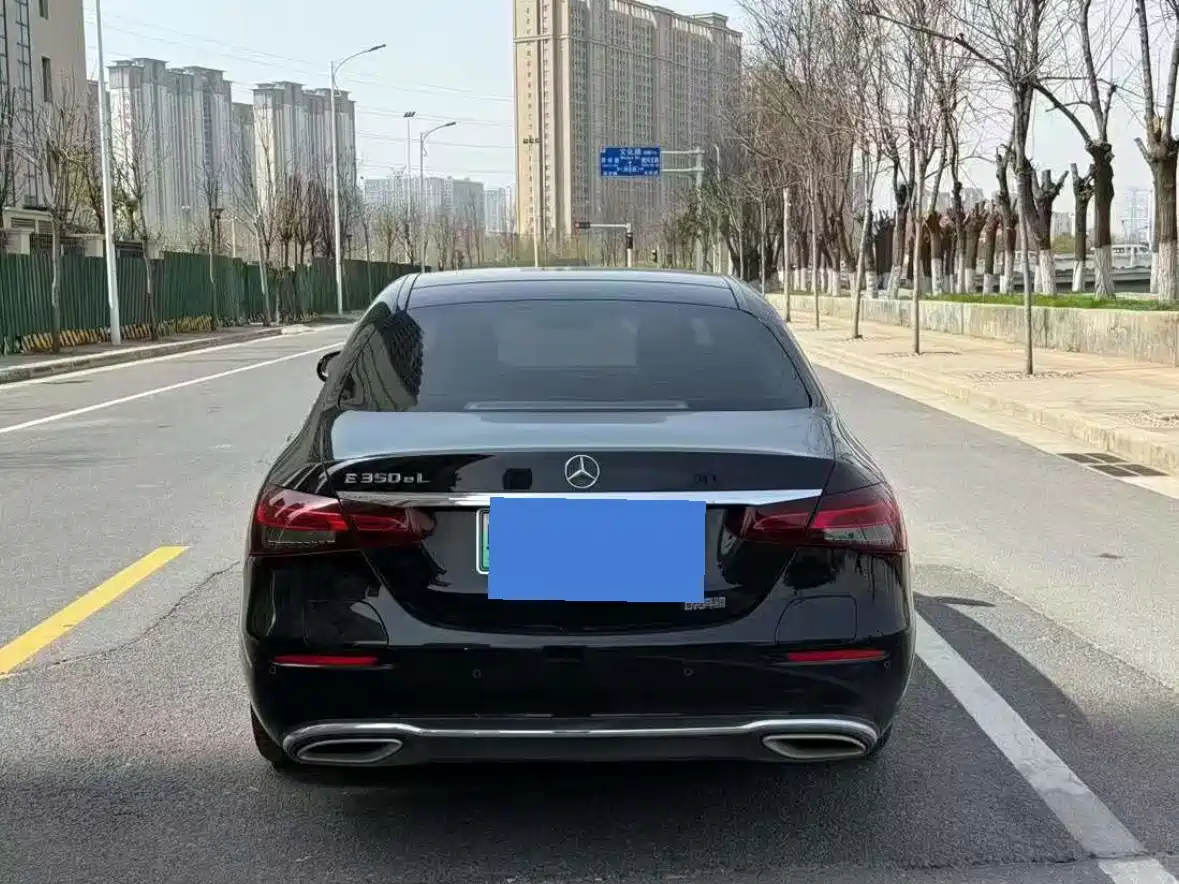 Mercedes-Benz E-Class New Energy 2022 E 350 e L Plug-in Hybrid Sports Sedan фото 9