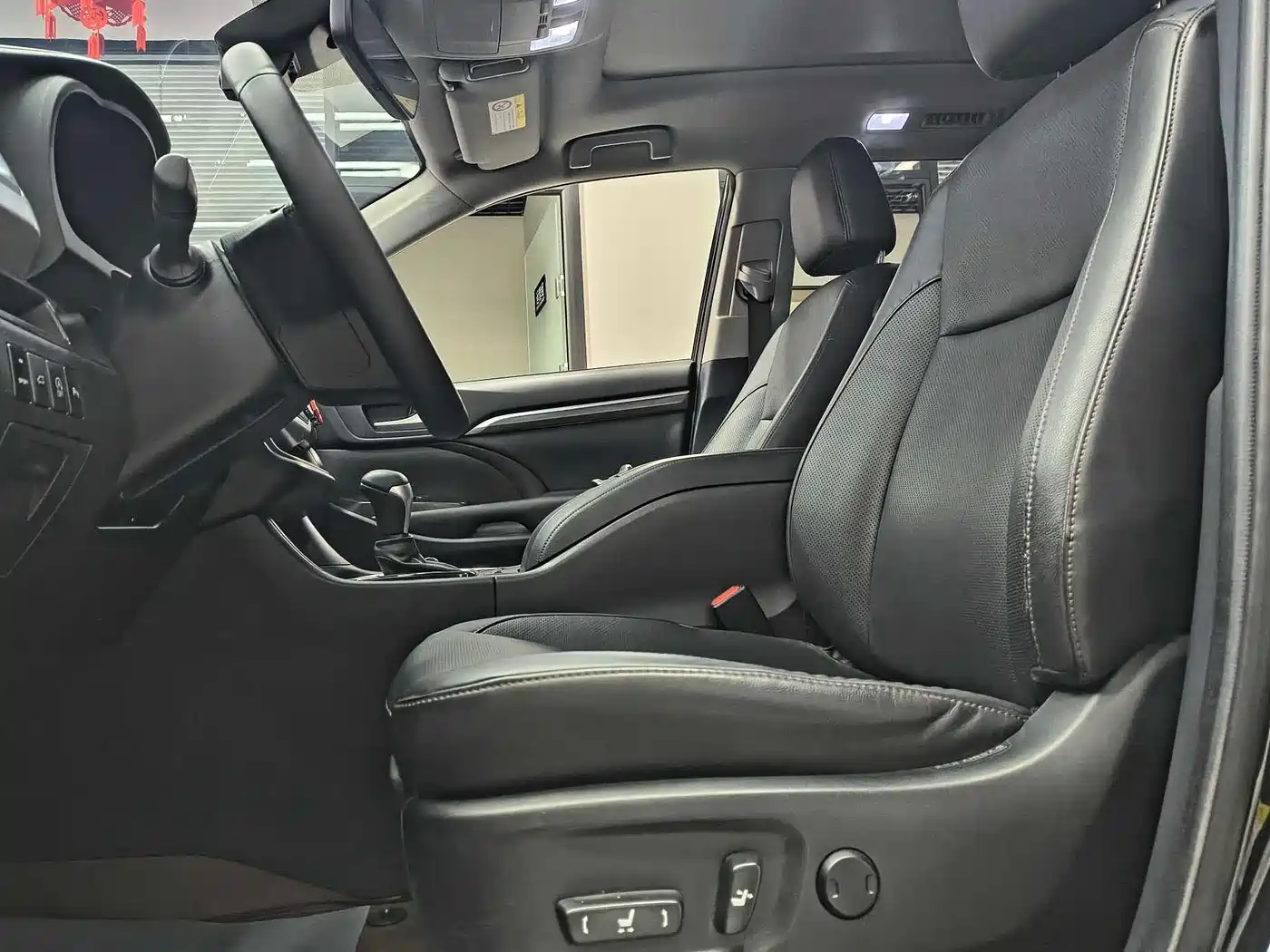 Toyota Highlander 2018 2.0T 4WD Premium 7-seater China VI фото 10
