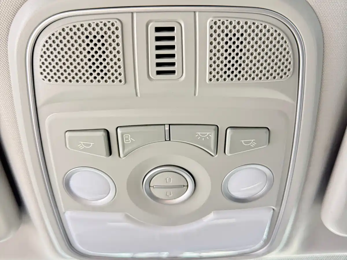 Haval M6 2023 PLUS 1.5T DCT Luxury Smart Connect фото 16