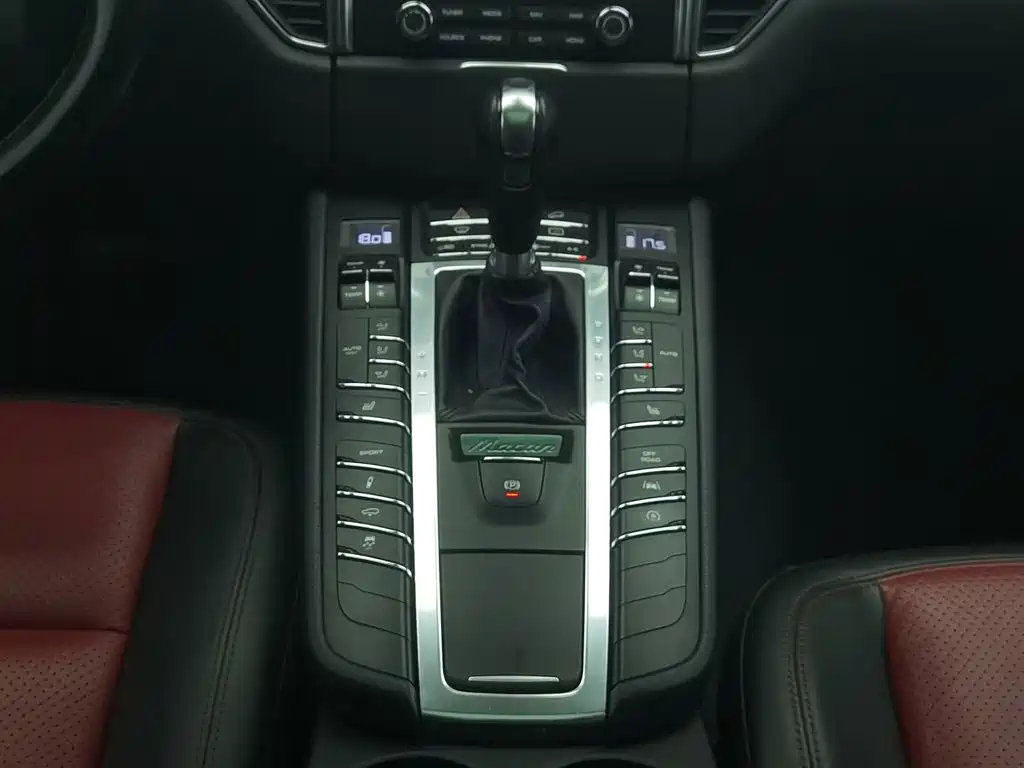Фото 12 - Porsche Macan