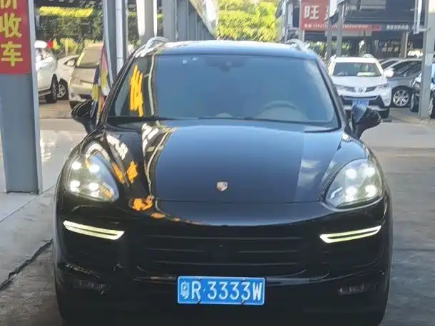 Porsche Cayenne 2015 Cayenne Turbo 4.8T фото 2