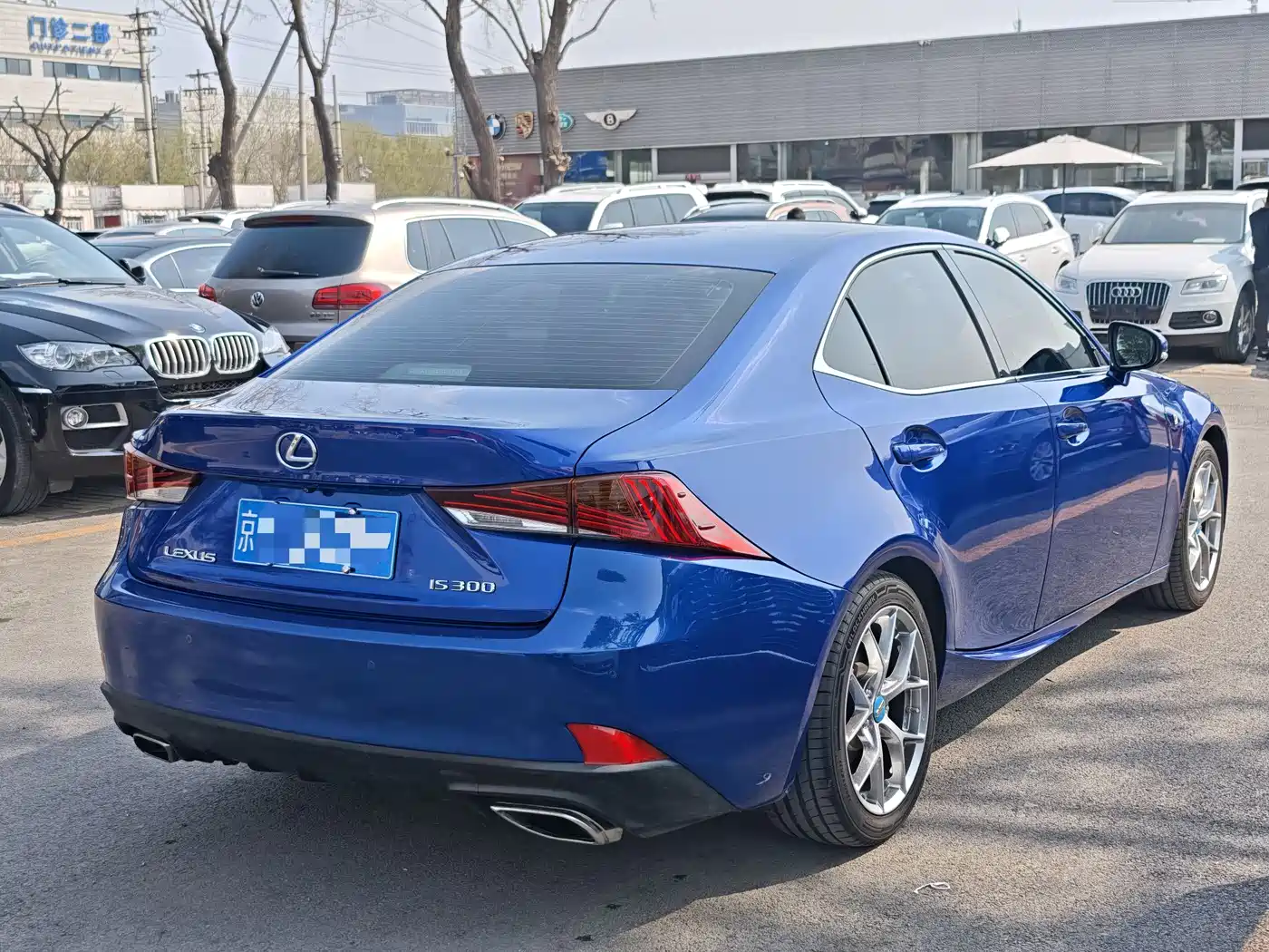 LEXUS IS