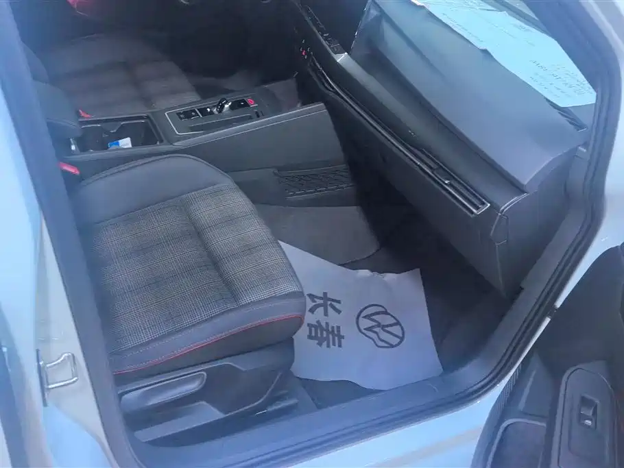 Volkswagen Golf GTI 2023 380TSI DSG GTI фото 8