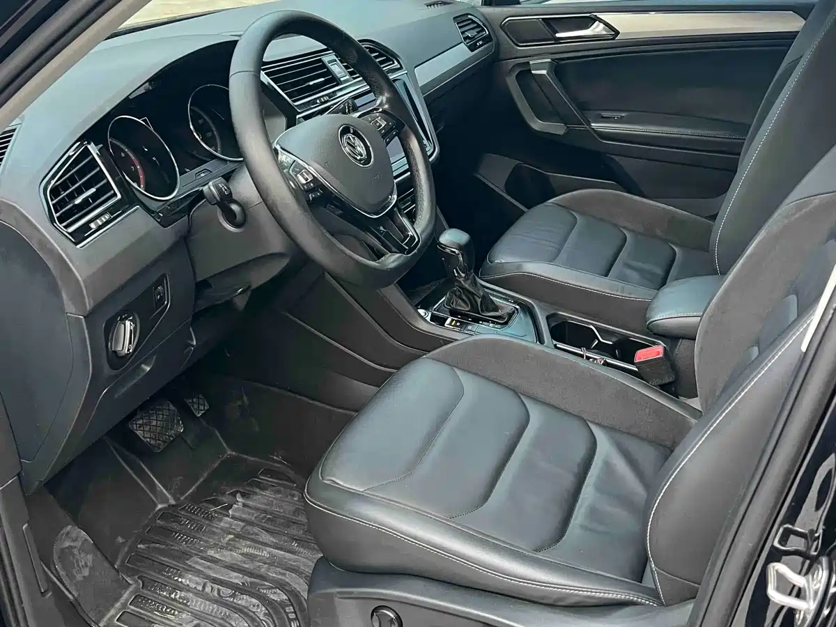 صورة 7 - Volkswagen Tiguan L