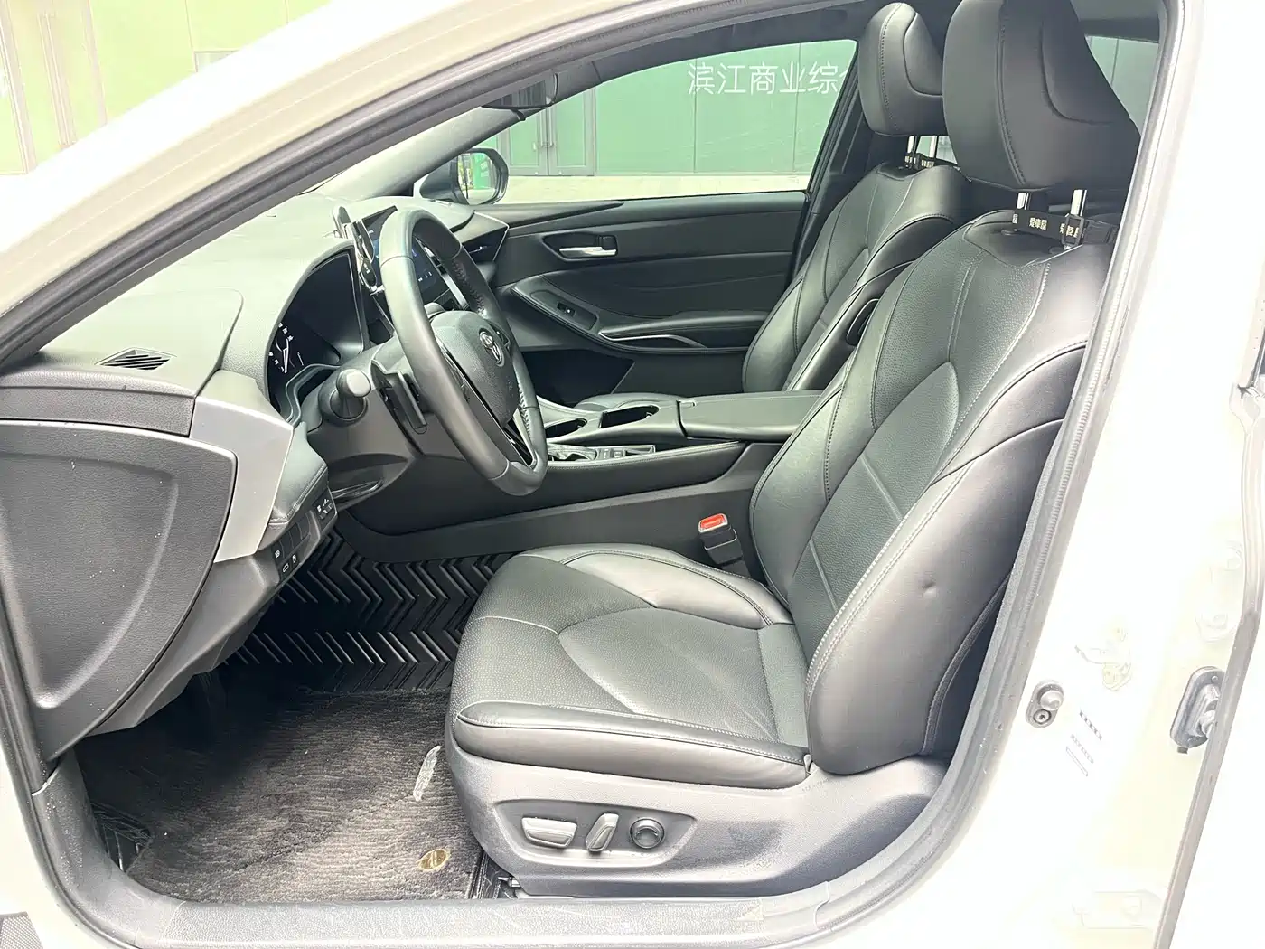 Toyota Avalon 2023 2.5L Luxury Edition фото 11