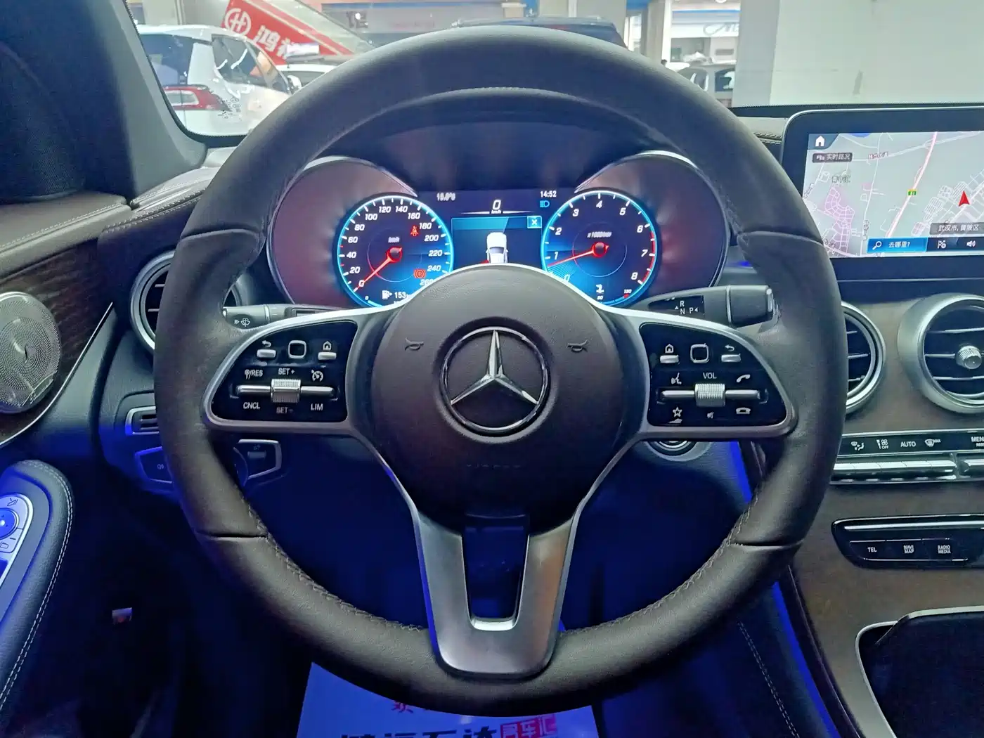 MERCEDES-BENZ GLC
