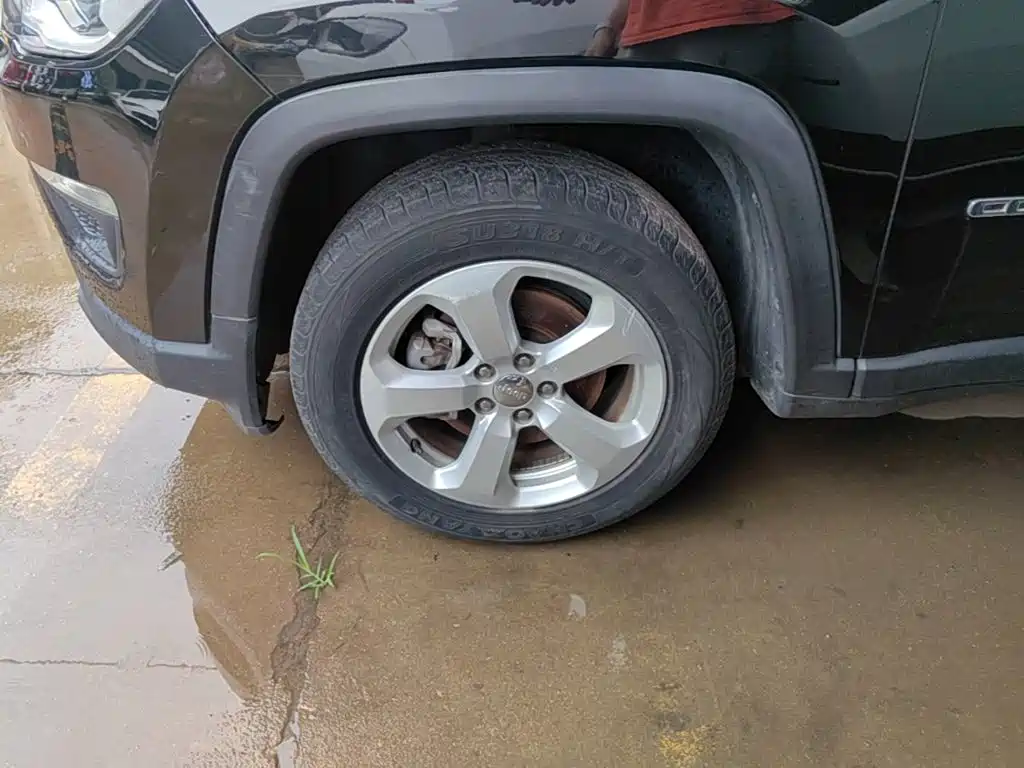 Фото 23 - Jeep Compass