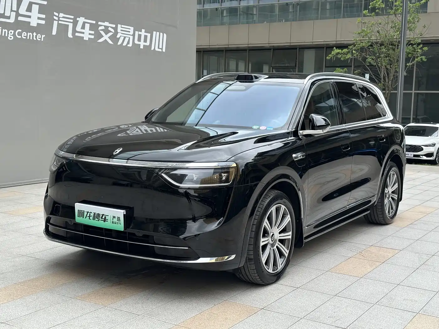 AITO Wenjie AITO M8 2025 Model Extended Range Max+ Edition 53.4kWh 6-Seater фото 11